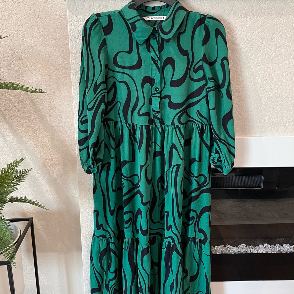 Zara Green and Black Bishop Sleeve Polo Collar Dress